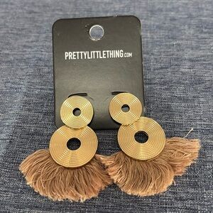 NIP PrettyLittleThing Gold Fringe Disk Statement Earrings
